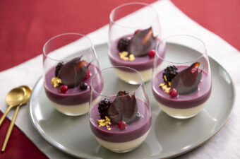 バレンタインレシピ　ホワイトチョコとルビーチョコの2層のムース