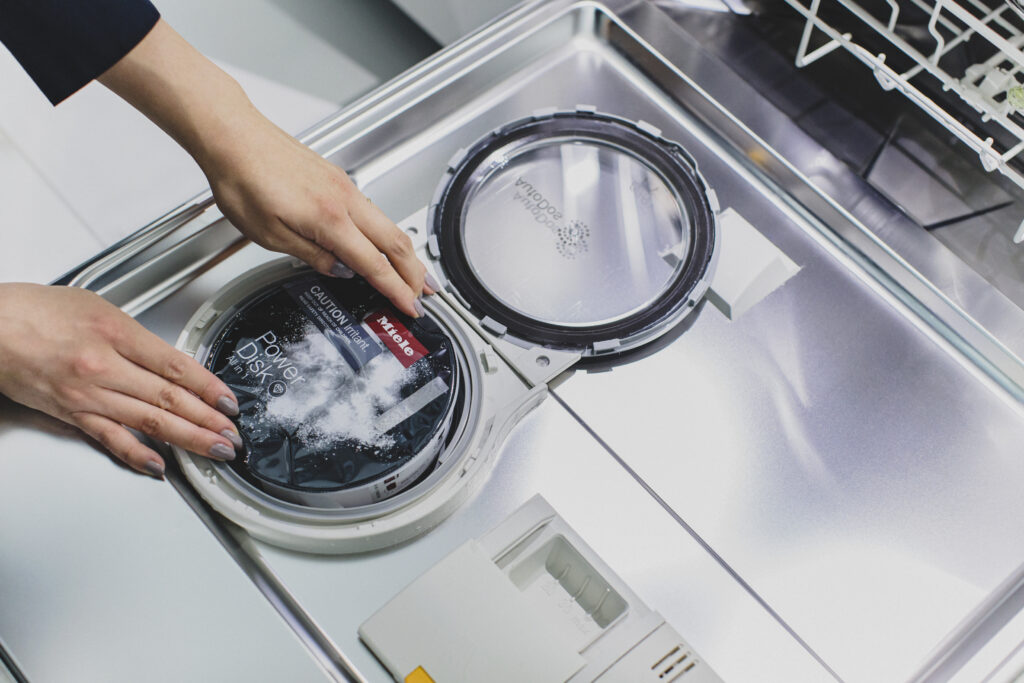 ミーレ食器洗い機の自動洗剤投入システム